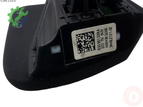Volkswagen Golf Kontrol Düğmeleri 5G0951528A çıkma parça