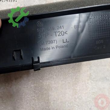 Volkswagen Golf Torpido 5G1819241 çıkma parça