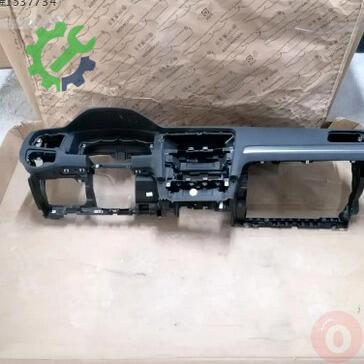 Volkswagen Golf Torpido 5G1857003Q çıkma parça