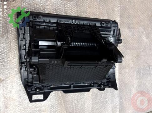 Volkswagen Golf Torpido 5G1857097AE çıkma parça