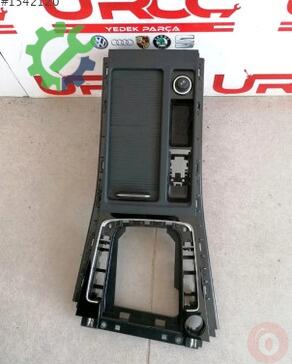 Volkswagen Golf Torpido 5G1864263AS çıkma parça