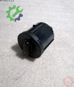 Çıkma Volkswagen Jetta Far Anahtarı 5G1941431E