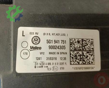Volkswagen Golf Far 5G1941751 çıkma parça