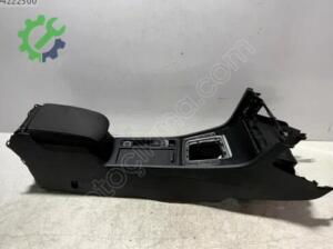 Volkswagen Golf 2025 Çıkma Orta Konsol 5G2863241BD