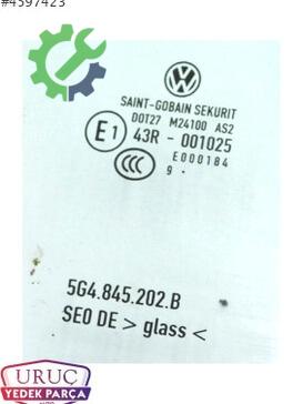 Volkswagen Golf Ön Cam 5G4845202B çıkma parça