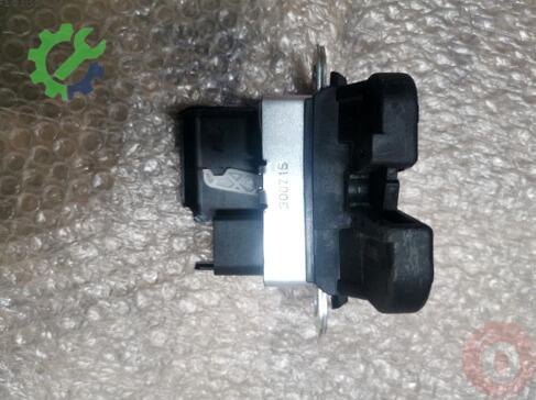 Volkswagen Golf Bagaj 5G6827505B çıkma parça