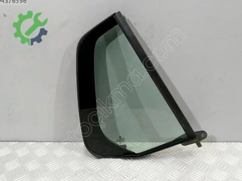 Volkswagen Golf Kelebek Camı 5G6845214 çıkma parça