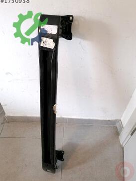 Volkswagen Golf Tampon Demiri 5H0807816 çıkma parça