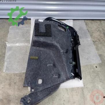 Volkswagen Golf Bagaj 5G9867428AC çıkma parça