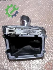 Volkswagen Golf Vites Topuzu 5GE713203C Sökme Çıkma