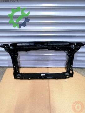 Volkswagen Golf Radyatör Traversi 5H0805588J çıkma parça