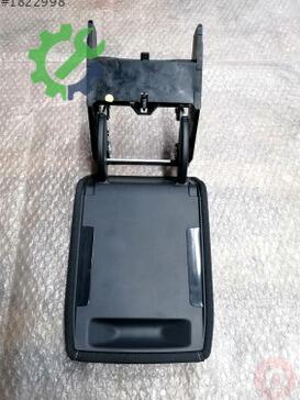 Volkswagen Golf Orta Konsol 5H0864207C çıkma parça