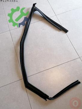 Volkswagen Golf Kapı Çıtası 5H4837440A çıkma parça