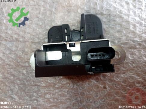 Volkswagen Golf Bagaj 5K0827505A çıkma parça