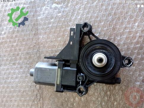 Volkswagen Golf Cam Motoru 5K0959701G çıkma parça