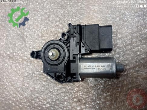 Volkswagen Golf Far Motoru 5K0959703D çıkma parça