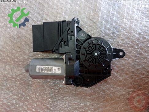 Volkswagen Golf Cam Motoru 5K0959704E çıkma parça