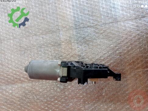 Volkswagen Golf Cam Motoru 5K0959704E çıkma parça