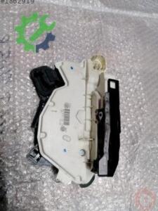 Volkswagen Jetta Orijinal Çıkma Kapı Kilidi 5K1837015E