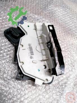Volkswagen Jetta Kapı Kilidi 5K4839015R çıkma parça