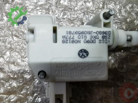 Volkswagen Golf Depo Kapağı 5K6810773A çıkma parça