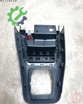 Volkswagen Golf Çamurluk 5M1857961E çıkma parça