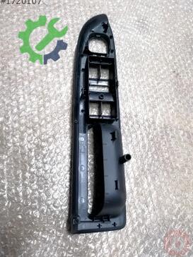 Volkswagen Golf Kapı Çıtası 5M1867371C çıkma parça