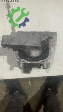 Volkswagen Tiguan Motor Takozu çıkma parça