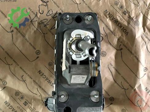 Volkswagen Tiguan Vites Mekanizması 5N0711049G çıkma parça