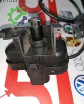 Volkswagen Tiguan Depo Kapağı 5N0810773F çıkma parça