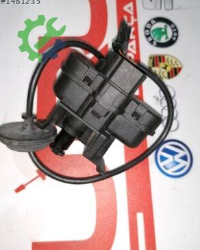 Volkswagen Tiguan Depo Kapağı 5N0810773F çıkma parça