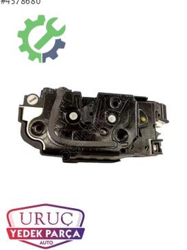 Volkswagen Tiguan Kapı Kilidi 5N0839015G çıkma parça