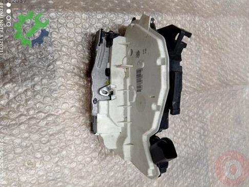 Volkswagen Tiguan Kapı Kilidi 5N0839015J çıkma parça
