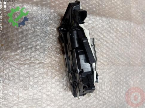Volkswagen Tiguan Kapı Kilidi 5N0839015J çıkma parça