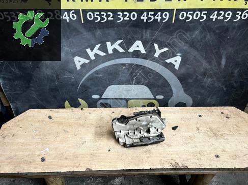 Skoda Fabia Sağ Arka Kapı Kilidi çıkma parça