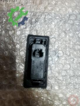 Volkswagen Golf Tavan Lambası 5NA943021 çıkma parça