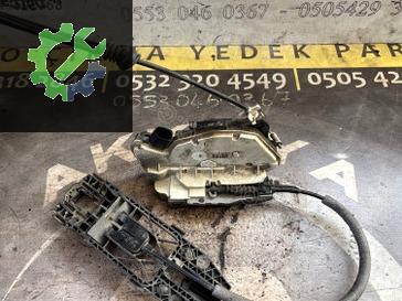 Volkswagen VW CC Sağ Ön Kapı Kilidi 5N1837016A çıkma parça