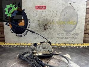5N1837016A VW AUDİ A1-SUPERB-FABİA-İBİZA Sağ Ön Kapı Kilidi 07-16