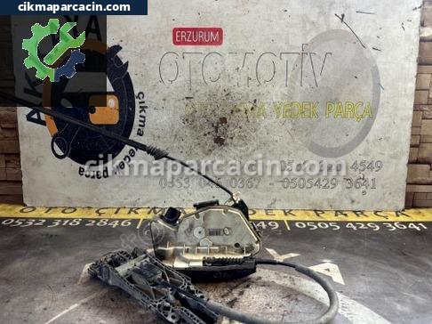 Audi A1 Sağ Ön Kapı Kilidi çıkma parça