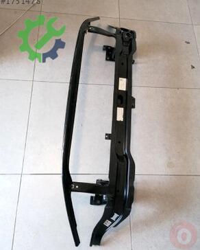 Volkswagen Tiguan Tampon Demiri 5NA807611 çıkma parça