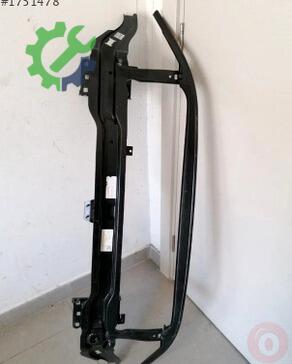 Volkswagen Tiguan Tampon Demiri 5NA807611 çıkma parça