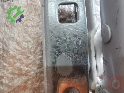 Volkswagen Tiguan Kaput Menteşesi 5NA823301G çıkma parça