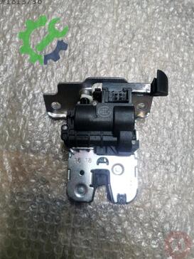 Volkswagen Passat Bagaj 5NA827505 çıkma parça