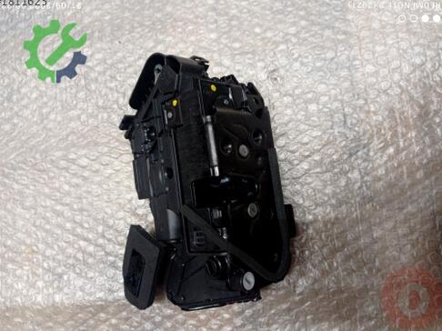 Volkswagen Passat Kapı Kilidi 5NA839015D çıkma parça