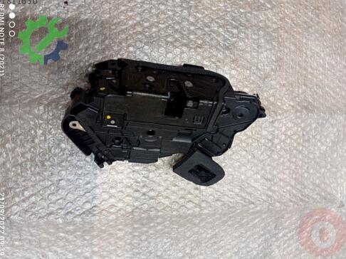 Volkswagen Passat Kapı Kilidi 5NB837015D çıkma parça