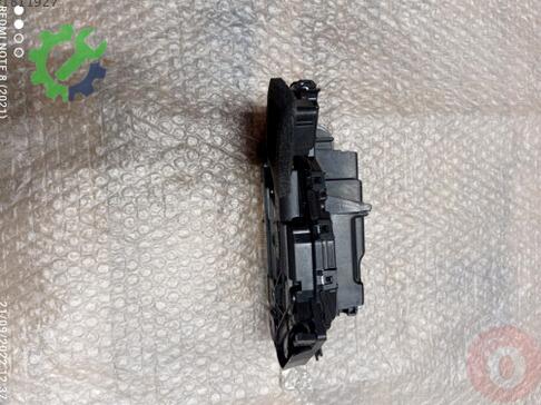 Volkswagen Passat Kapı Kilidi 5NC837015D çıkma parça