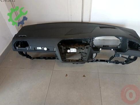 Volkswagen Tiguan Torpido çıkma parça
