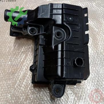 Volkswagen Golf Hava Filtresi Kutusu 5Q0129607AE çıkma parça
