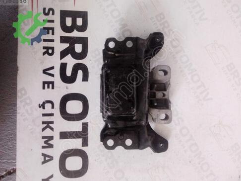 Volkswagen Passat Kulak 5Q0199555AC çıkma parça
