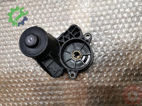 Volkswagen Golf Kaliper 5Q0615406 çıkma parça